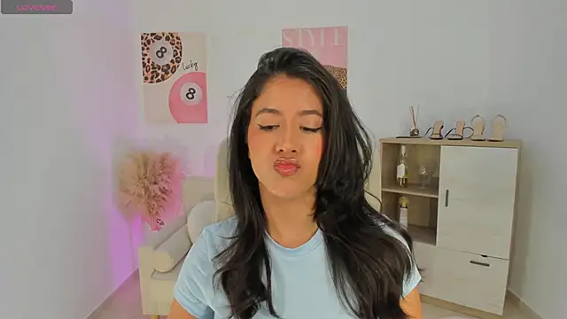 Snapshot of Sussan_Monroe chatting on 04/22/26, 08:21 Sussan Monroe online show from 04/22/26, 08:21