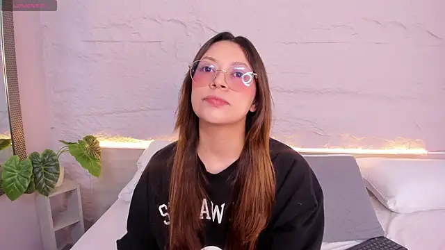 lanna 18  online show from 02/21/26, 11:44