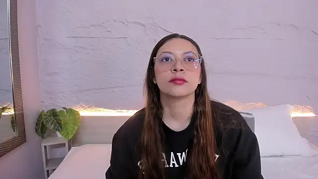 lanna 18  online show from 03/11/26, 11:49