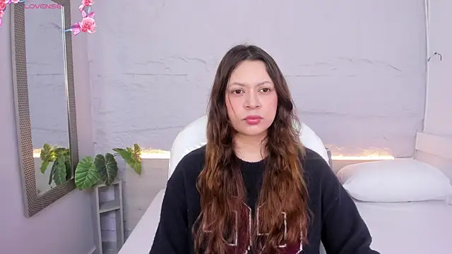 Snapshot of lanna_18_ chatting on 05/05/26, 11:51 lanna 18 online show from 05/05/26, 11:51