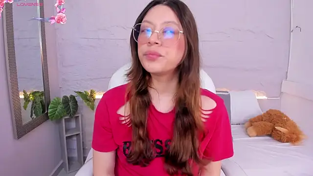 Snapshot of lanna_18_ chatting on 05/07/26, 11:48 lanna 18 online show from 05/07/26, 11:48