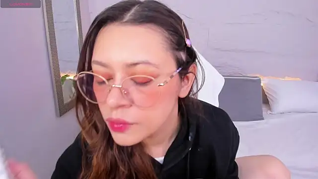 Snapshot of lanna_18_ chatting on 05/28/26, 11:51 lanna 18 online show from 05/28/26, 11:51