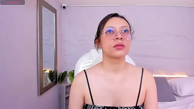 Snapshot of lanna_18_ chatting on 06/01/26, 11:45 lanna 18 online show from 06/01/26, 11:45