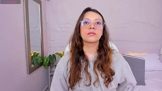 Snapshot of lanna_18_ chatting on 06/05/26, 12:00 lanna 18 online show from 06/05/26, 12:00