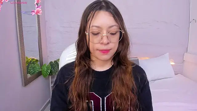 Snapshot of lanna_18_ chatting on 06/09/26, 11:44 lanna 18 online show from 06/09/26, 11:44