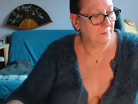 Snapshot of xmyriamx chatting on 03/21/26, 01:58 xmyriamx online show from 03/21/26, 01:58