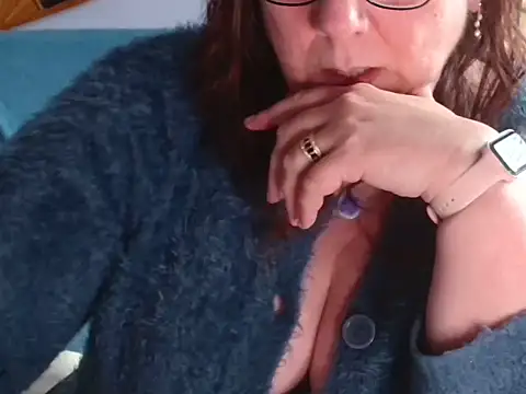 Snapshot of xmyriamx chatting on 04/18/26, 08:40 xmyriamx online show from 04/18/26, 08:40