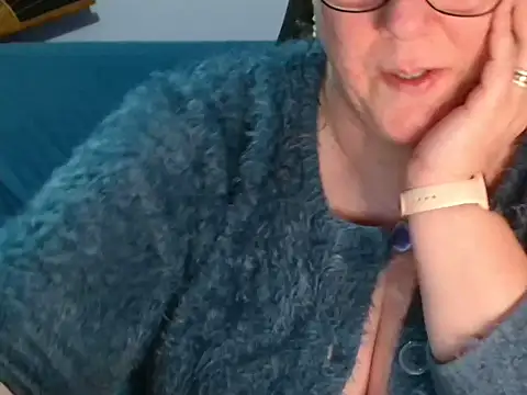 Snapshot of xmyriamx chatting on 04/19/26, 08:35 xmyriamx online show from 04/19/26, 08:35