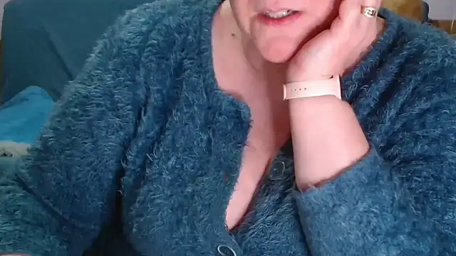 Snapshot of xmyriamx chatting on 04/25/26, 08:17 xmyriamx online show from 04/25/26, 08:17