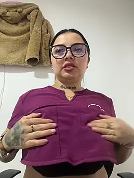 Snapshot of Mia__Bloom chatting on 02/03/26, 11:59 Mia Bloom online show from 02/03/26, 11:59