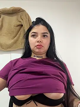 Snapshot of Mia__Bloom chatting on 02/05/26, 12:43 Mia Bloom online show from 02/05/26, 12:43