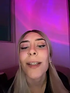 Snapshot of alesziarose_ chatting on 01/09/26, 11:28 alesziarose online show from 01/09/26, 11:28