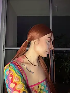 Snapshot of alesziarose_ chatting on 03/26/26, 11:43 alesziarose online show from 03/26/26, 11:43