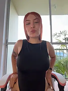 Snapshot of alesziarose_ chatting on 04/12/26, 10:48 alesziarose online show from 04/12/26, 10:48