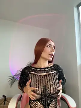 alesziarose  online show from 05/12/26, 09:34