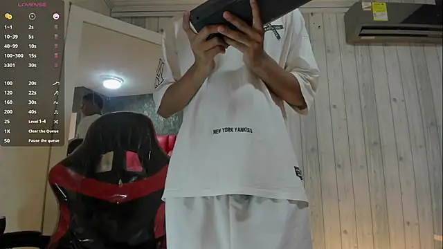 Snapshot of _erick_j chatting on 03/31/26, 08:09 erick j online show from 03/31/26, 08:09