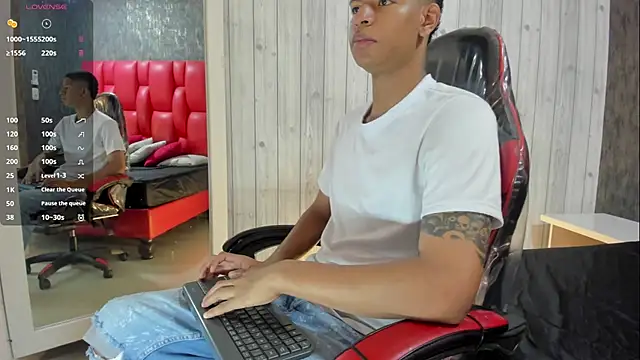 Snapshot of _erick_j chatting on 04/06/26, 08:10 erick j online show from 04/06/26, 08:10