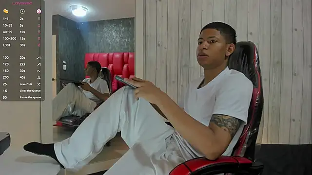 Snapshot of _erick_j chatting on 04/12/26, 08:03 erick j online show from 04/12/26, 08:03