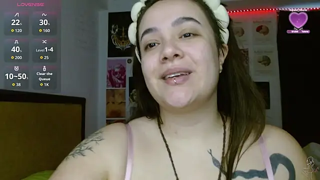 Snapshot of Nova-Satela chatting on 06/02/26, 12:18 Nova-Satela online show from 06/02/26, 12:18