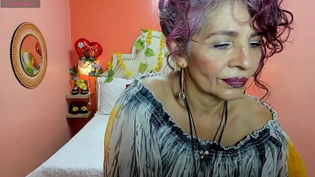 Dalila Najjar  online show from 04/06/26, 02:40