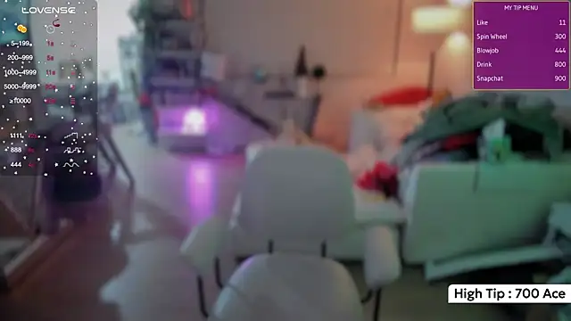 Snapshot of Vesagal chatting on 04/04/26, 07:17 Vesagal online show from 04/04/26, 07:17