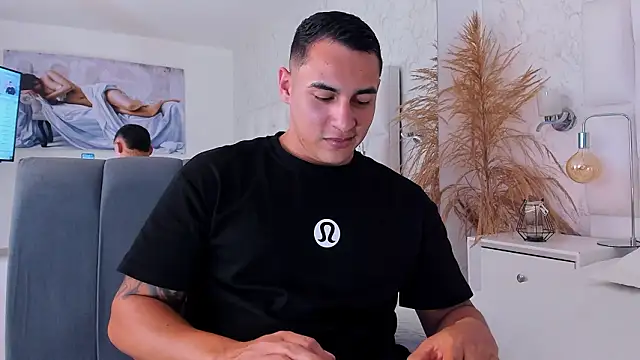 Snapshot of MassimoCo_ chatting on 02/11/26, 10:59 MassimoCo online show from 02/11/26, 10:59