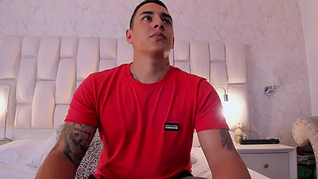 Snapshot of MassimoCo_ chatting on 02/28/26, 11:06 MassimoCo online show from 02/28/26, 11:06