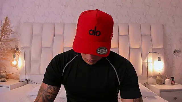 Snapshot of MassimoCo_ chatting on 03/05/26, 11:45 MassimoCo online show from 03/05/26, 11:45