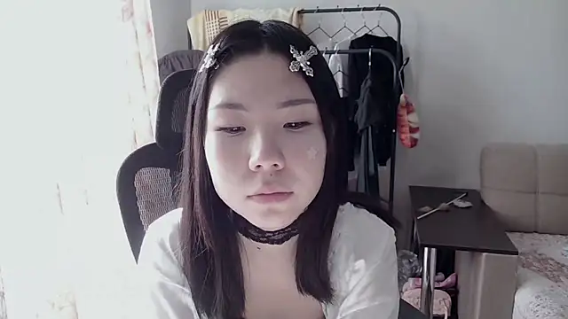 Snapshot of AprilOnilll chatting on 02/02/26, 06:12 AprilOnilll online show from 02/02/26, 06:12