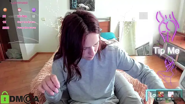 Lily Viola online show from 04/29/26, 08:18