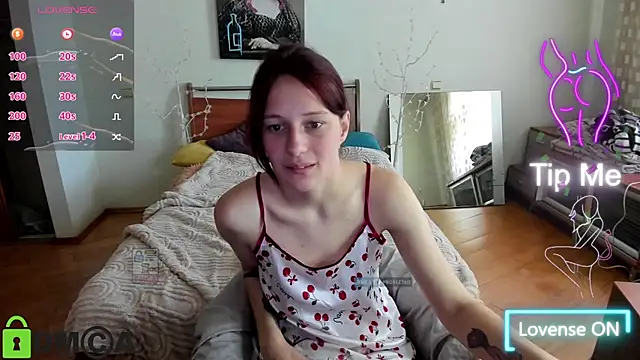 Lily Viola online show from 05/06/26, 07:35