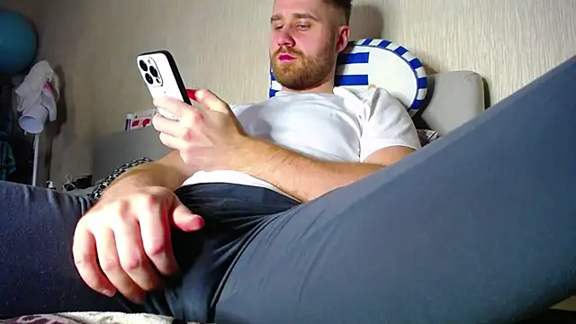 Snapshot of LorenzoLux chatting on 01/31/25, 04:59 LorenzoLux online show from 01/31/25, 04:59