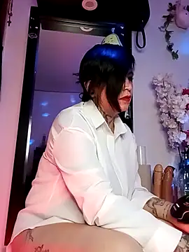 Snapshot of Casandramillf chatting on 04/14/26, 06:47 Casandramillf online show from 04/14/26, 06:47