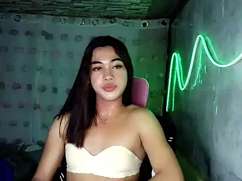 Snapshot of Margalona_ chatting on 05/07/26, 11:48 Margalona online show from 05/07/26, 11:48