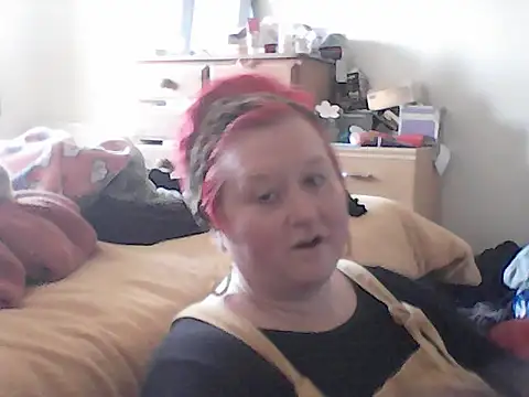 Snapshot of BustyRedxx chatting on 03/28/26, 04:06 BustyRedxx online show from 03/28/26, 04:06