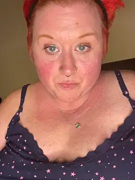 Snapshot of BustyRedxx chatting on 04/01/26, 06:27 BustyRedxx online show from 04/01/26, 06:27