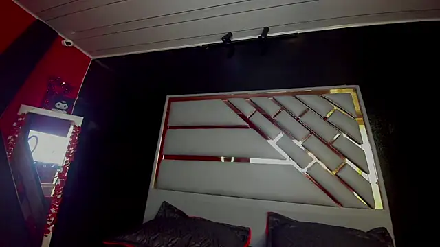 Clarita Hill online show from 03/04/26, 07:53