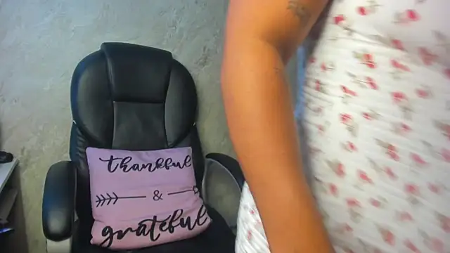 tanisha  lux online show from 02/27/26, 07:47