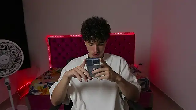 Snapshot of jean_burns chatting on 02/25/26, 07:12 jean burns online show from 02/25/26, 07:12