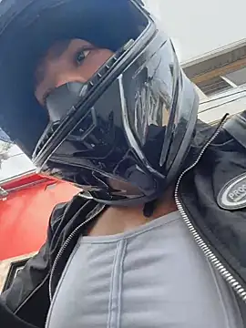 TaylorrHill online show from 04/10/26, 08:24