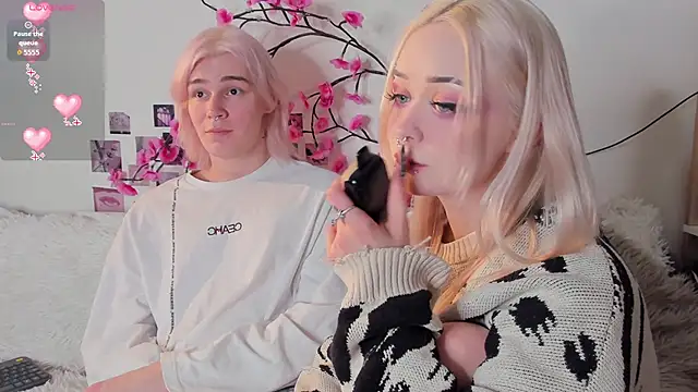 Snapshot of SweetheartsFriends chatting on 04/01/26, 09:23 SweetheartsFriends online show from 04/01/26, 09:23