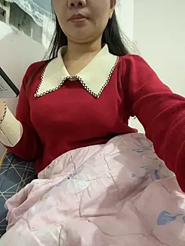 Snapshot of Avelyn-n chatting on 02/03/26, 12:42 Avelyn-n online show from 02/03/26, 12:42