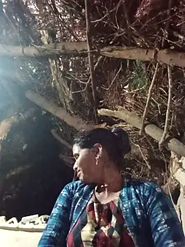 Manvi hote online show from 02/19/26, 04:36