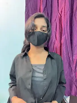 HotxAnamika online show from 02/03/26, 09:47