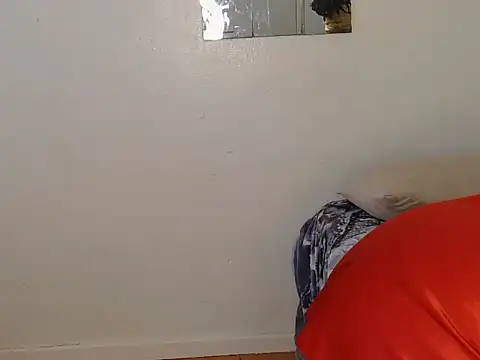 Snapshot of JuicyChandre chatting on 01/07/26, 11:23 JuicyChandre online show from 01/07/26, 11:23