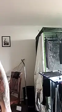 Snapshot of Der_Schoene_Penis chatting on 04/03/26, 10:13 Der Schoene Penis online show from 04/03/26, 10:13