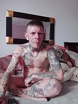 Snapshot of Der_Schoene_Penis chatting on 04/12/26, 02:33 Der Schoene Penis online show from 04/12/26, 02:33