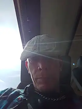 Snapshot of Der_Schoene_Penis chatting on 04/15/26, 01:18 Der Schoene Penis online show from 04/15/26, 01:18