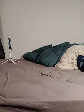 Snapshot of Der_Schoene_Penis chatting on 04/15/26, 08:09 Der Schoene Penis online show from 04/15/26, 08:09