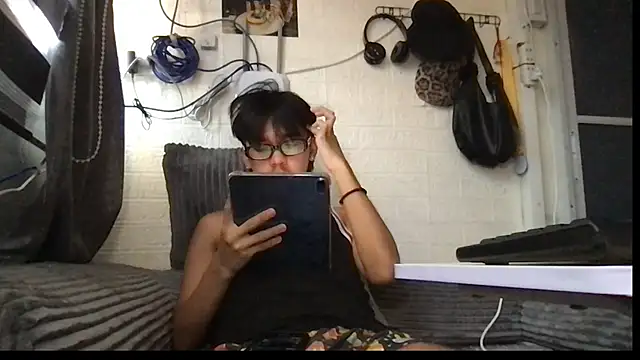 Snapshot of oishii_ii chatting on 08/03/26, 03:05 oishii ii online show from 08/03/26, 03:05